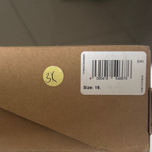 Kids Yeezy Foam Runners - Picture 4 of 4